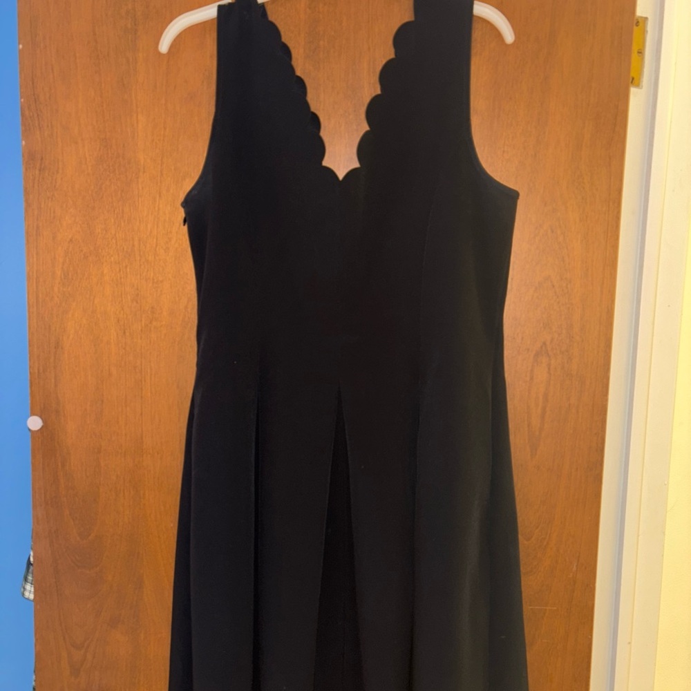 Banana Republic Black Scalloped Edge Dress
